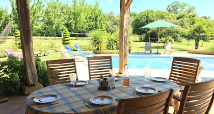 Cosy one bedroom Gite, with Pool. MADIRAN