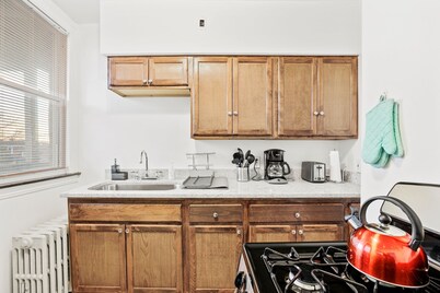 Spacious APT/Comfy Bed/Free Parking/22mins to ORD&MDW