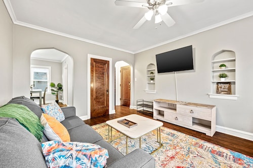 Spacious APT/Comfy Bed/Free Parking/22mins to ORD&MDW