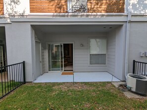 Exterior - The Mid-Century Modern (Houston)