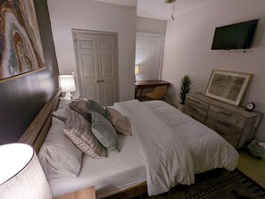 1 bedroom, desk, iron/ironing board, WiFi