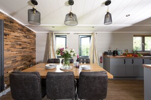 Dining - Primrose Lodge, 25 Roadford Lake Lodges (Lifton)