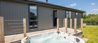 Relaxing hot tub - Parking - Free wi-Fi