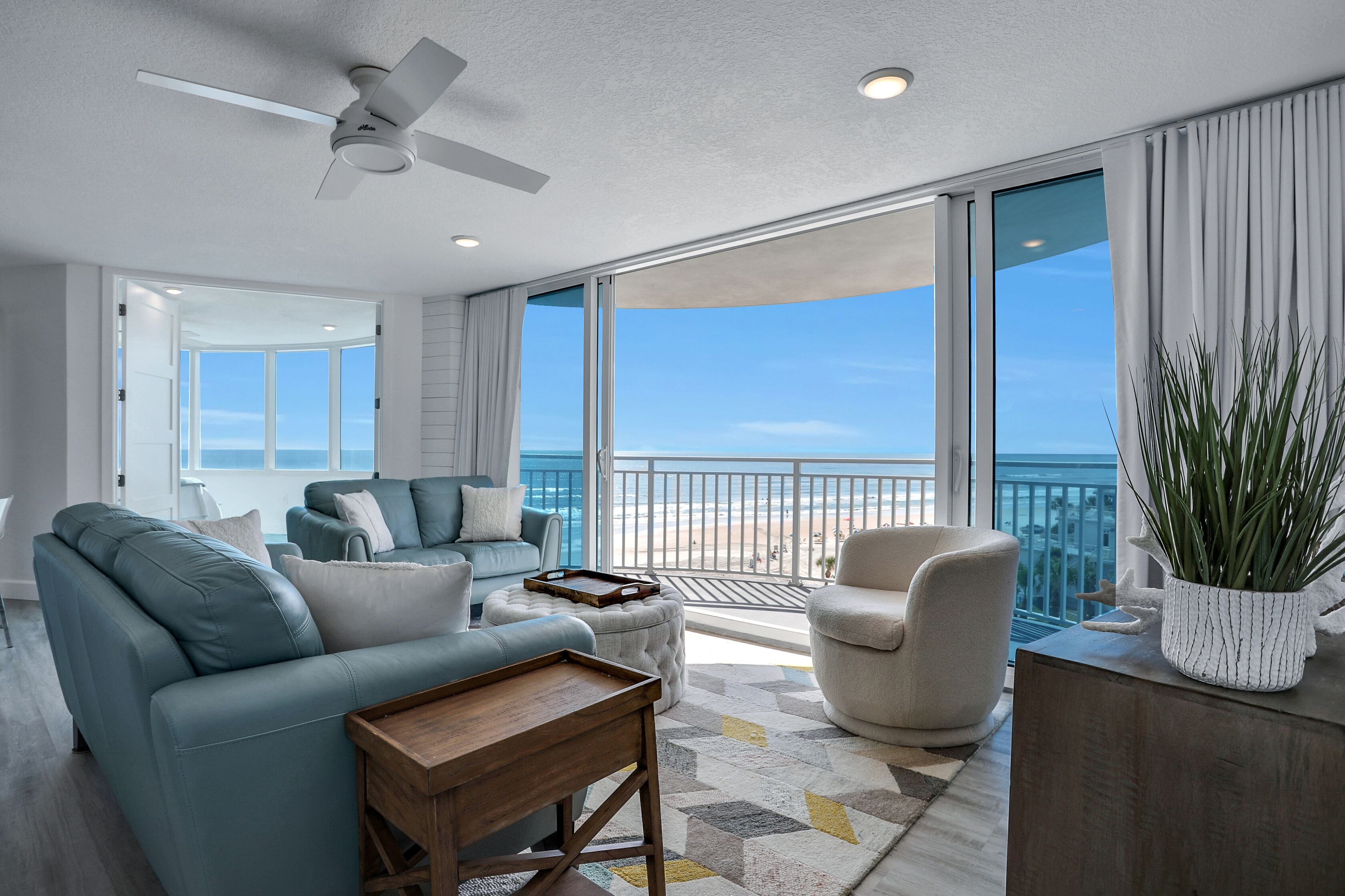 COASTAL PARADISE 3 BR/BA Luxury Oceanfront, Condo, Upscale Coastal Decor; Pool Hot Tub