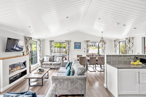 Foxglove Lodge, 31 Roadford Lake Lodges