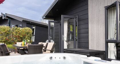 Foxglove Lodge, 31 Roadford Lake Lodges