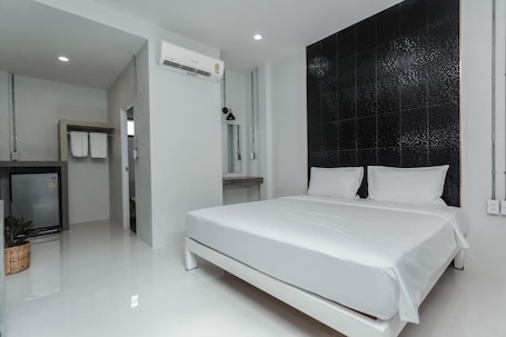 Standard Double Room | Free WiFi