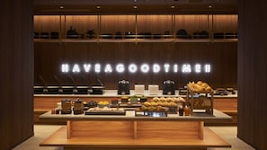 Desayuno buffet (JPY 2200 por persona)