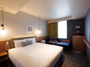 In-room safe, blackout drapes, free WiFi, bed sheets - Cross Life Hakata Tenjin (Fukuoka)