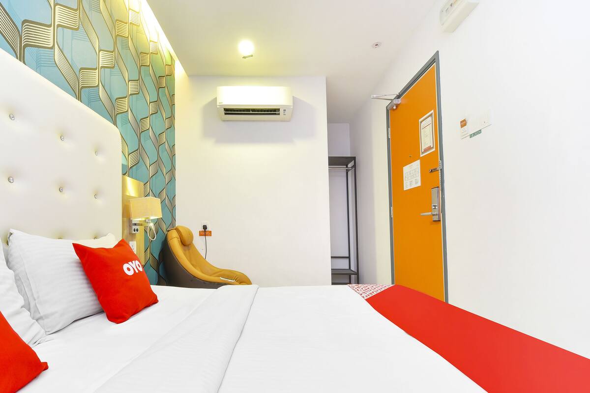 Superior Room, 1 King Bed | Bed sheets