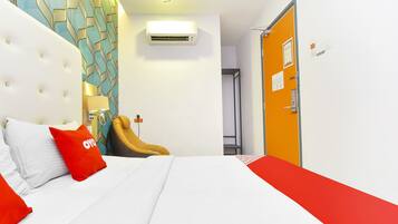 Superior Room, 1 King Bed | Bed sheets