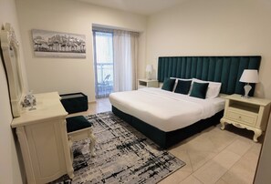 3 bedrooms, iron/ironing board, free WiFi, bed sheets - Spacious 3br apartment in Princess Tower  (Дубай)