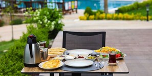 Tägliches inbegriffenes nach Wunsch zubereitetes Frühstück