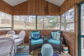 Interior - Illustrator Cottage  -  Goshorn Lake access - community pool - lots of outdoor activities! (Saugatuck)
