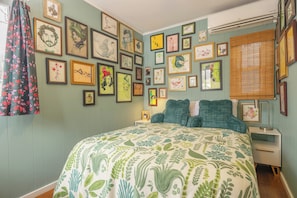 1 bedroom, desk, iron/ironing board, free WiFi