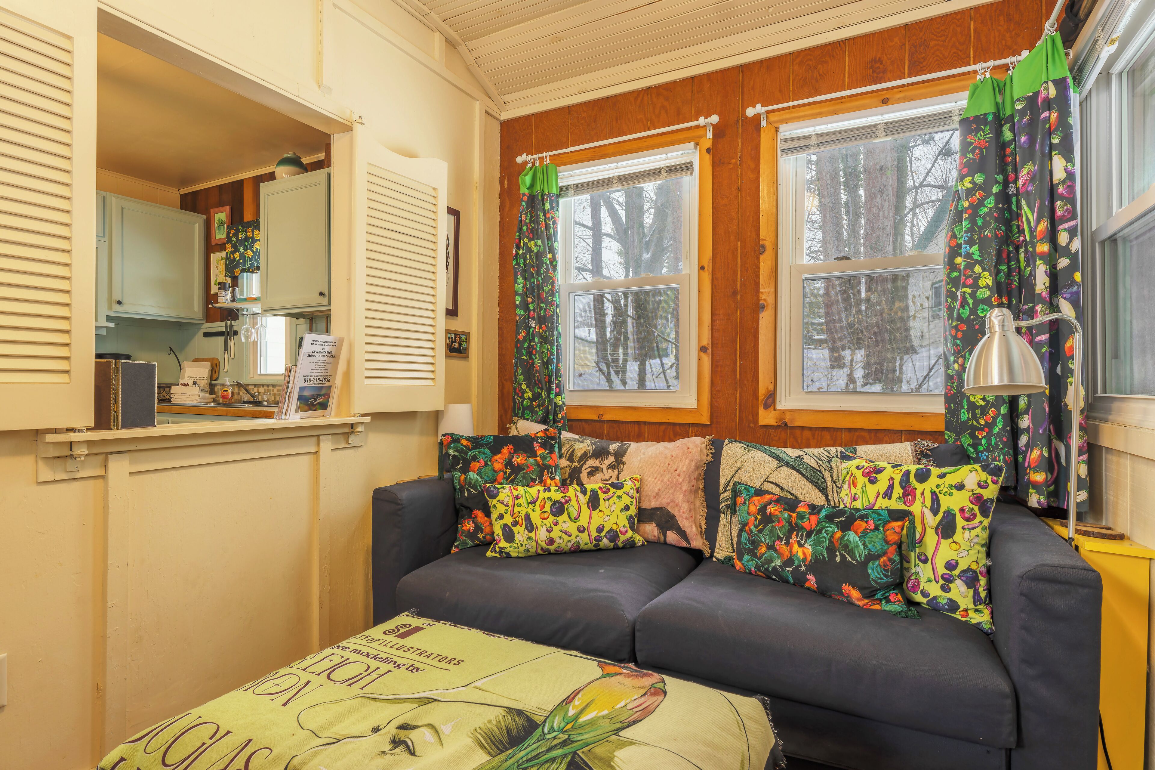 Televisor intel·ligent, llibres i oficines 