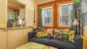 Televisor intel·ligent, llibres i oficines