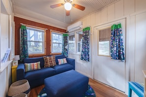 Smart TV, books, offices