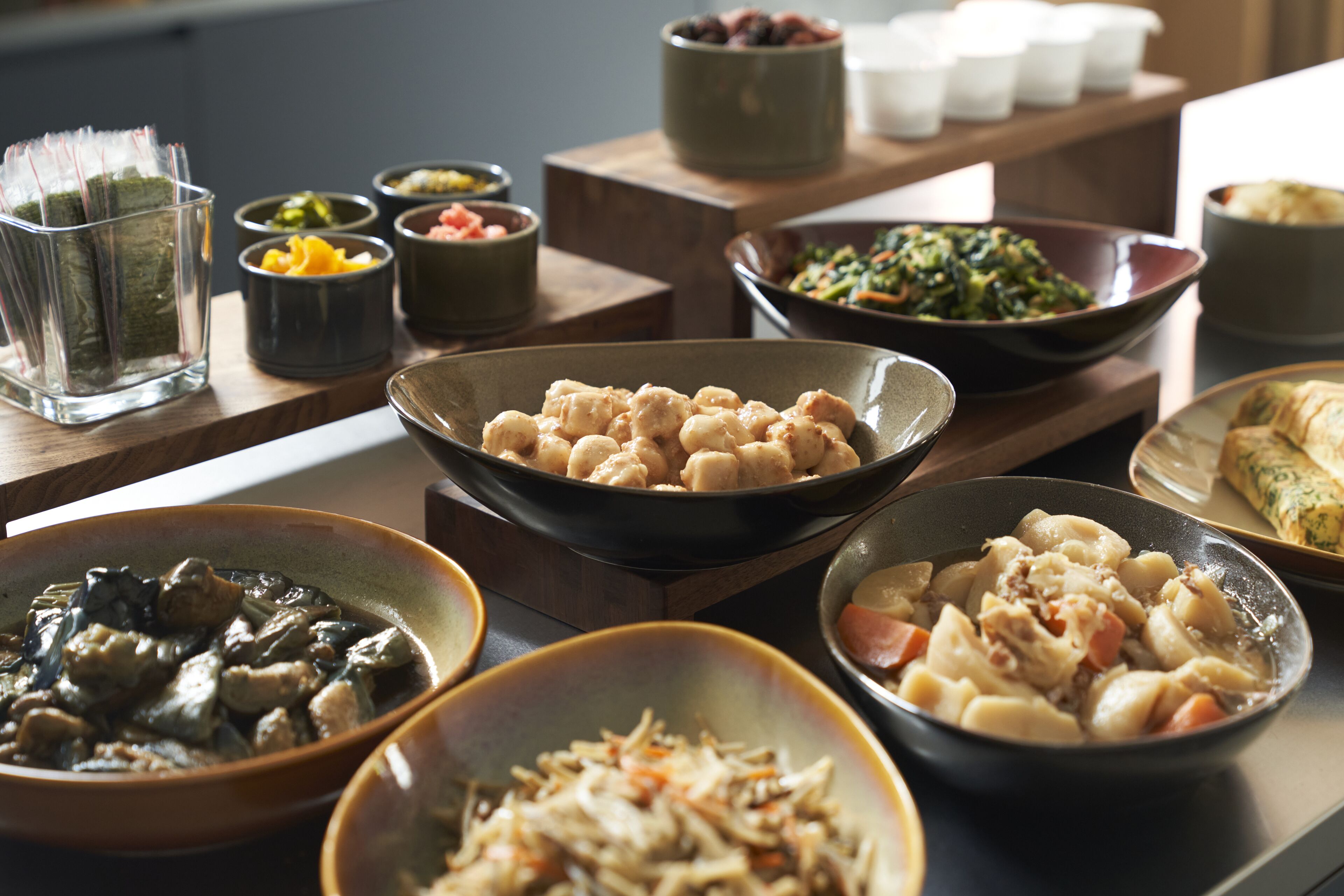 朝食 (ビュッフェ)、毎日提供 (有料)