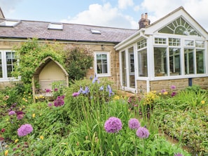 Cottage | Interior