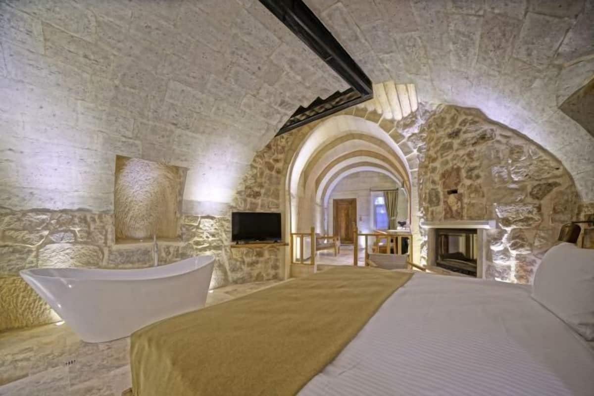 2 bedrooms, minibar, in-room safe, individually decorated