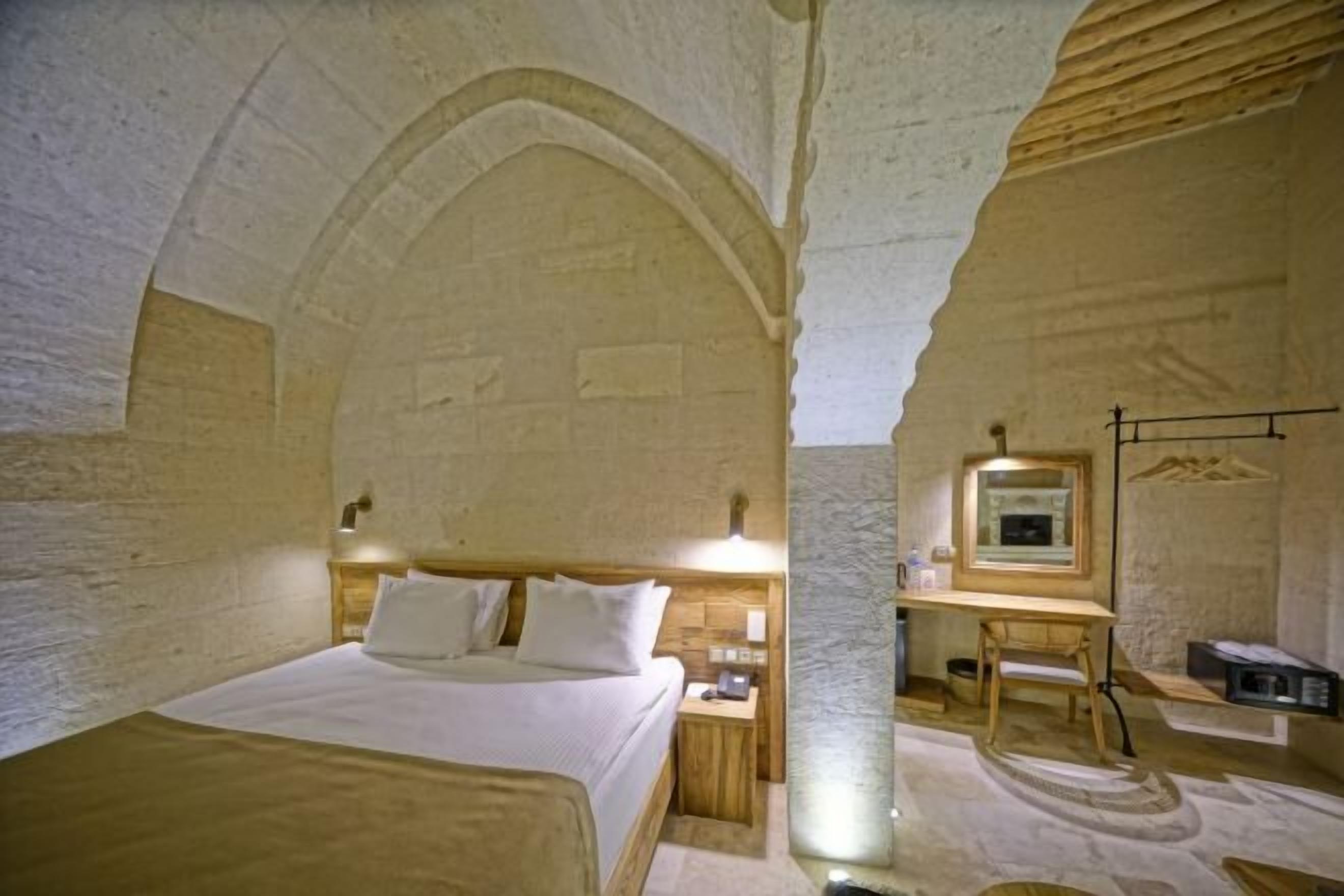 Minibar, Zimmersafe, individuell dekoriert, individuell eingerichtet