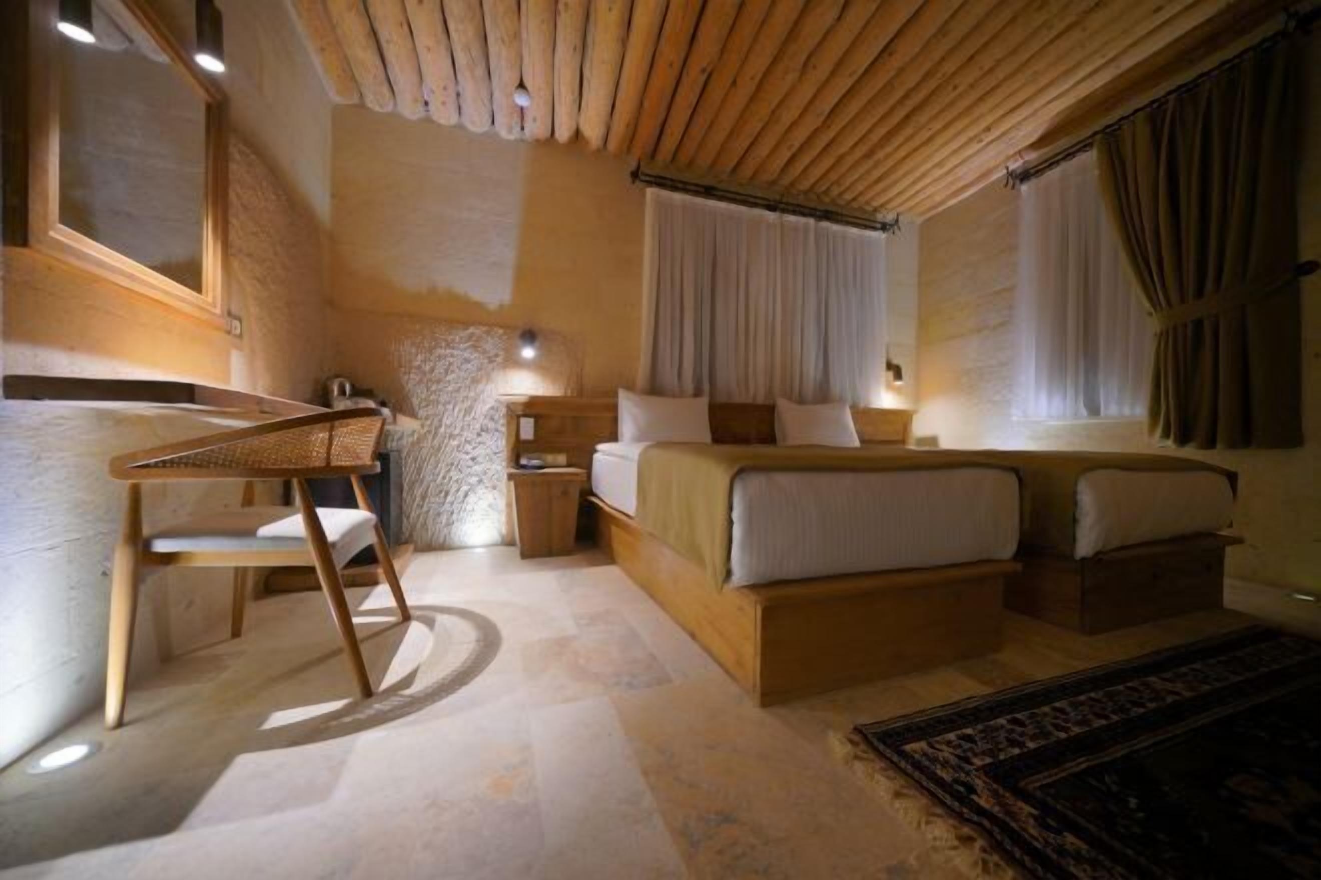 Minibar, Zimmersafe, individuell dekoriert, individuell eingerichtet