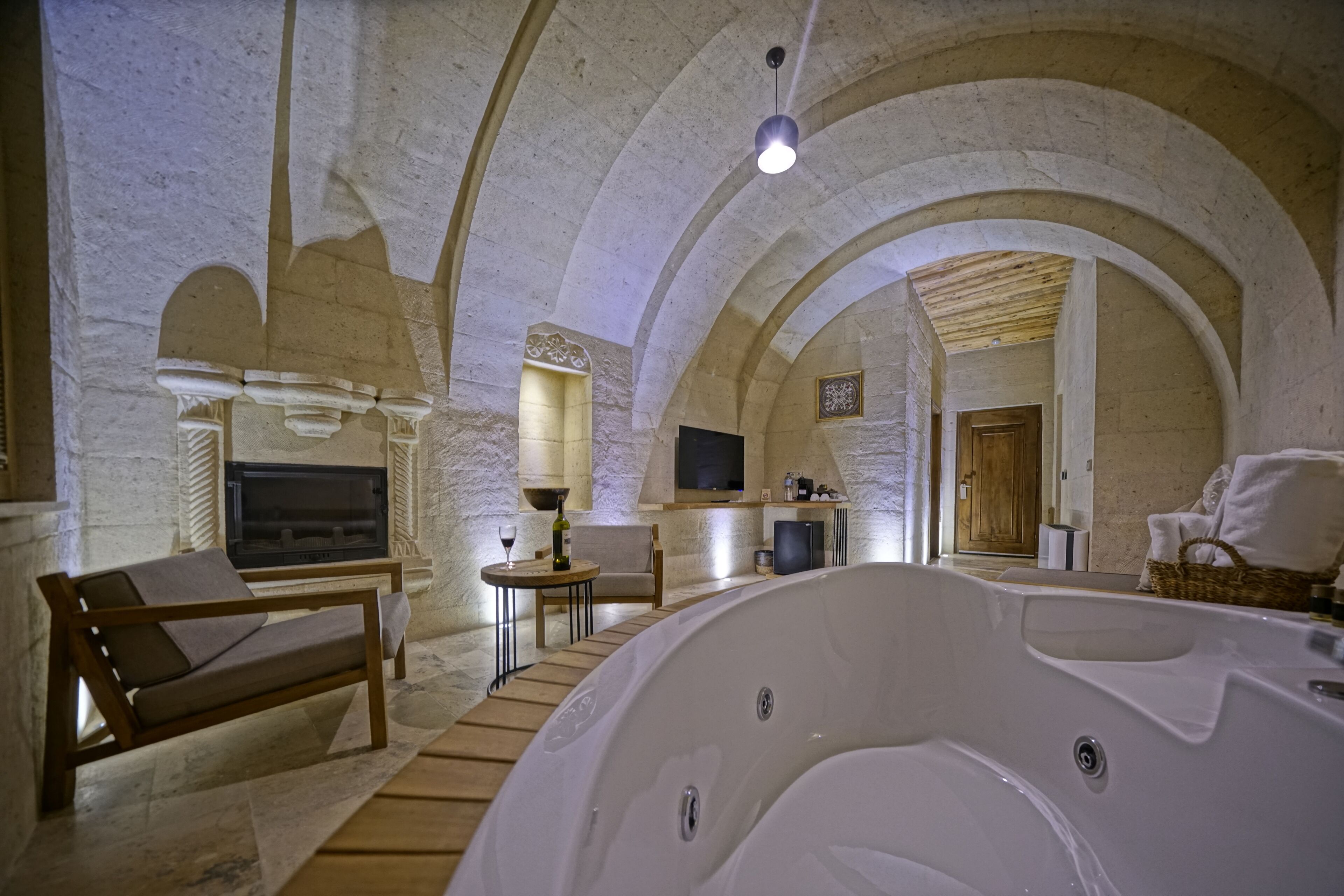 Design Suite | Living area | 42-inch LED TV with satellite channels, TV, heated floors