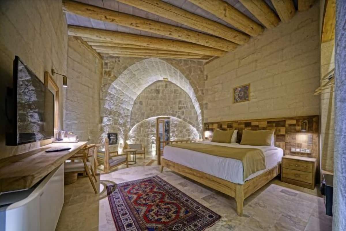 2 bedrooms, minibar, in-room safe, individually decorated