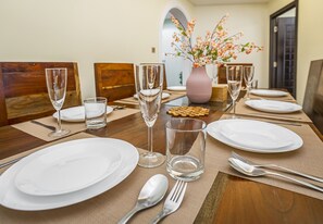 In-room dining - ZAPBED House - AWP 1501 (Dubai)
