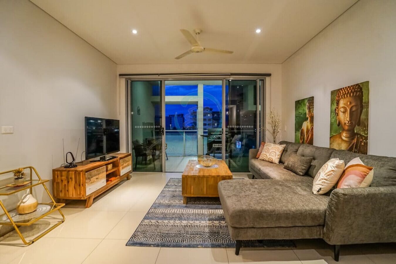 Executive Apartment | 3 bedrooms, iron/ironing board, free WiFi