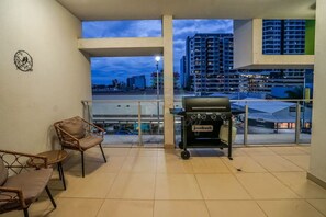 Executive Apartment | Balcony - Signatures on Cavenagh (Darwin)