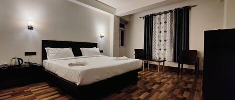 8 habitaciones y wifi