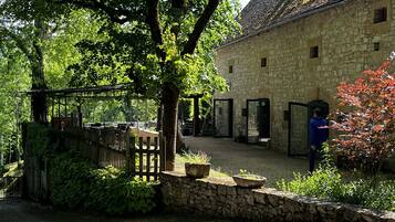 Enceinte de lâhĂ©bergement