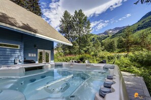 Outdoor spa tub - The Alyeska View: Base of Alyeska with a Hot Tub! (Girdwood)
