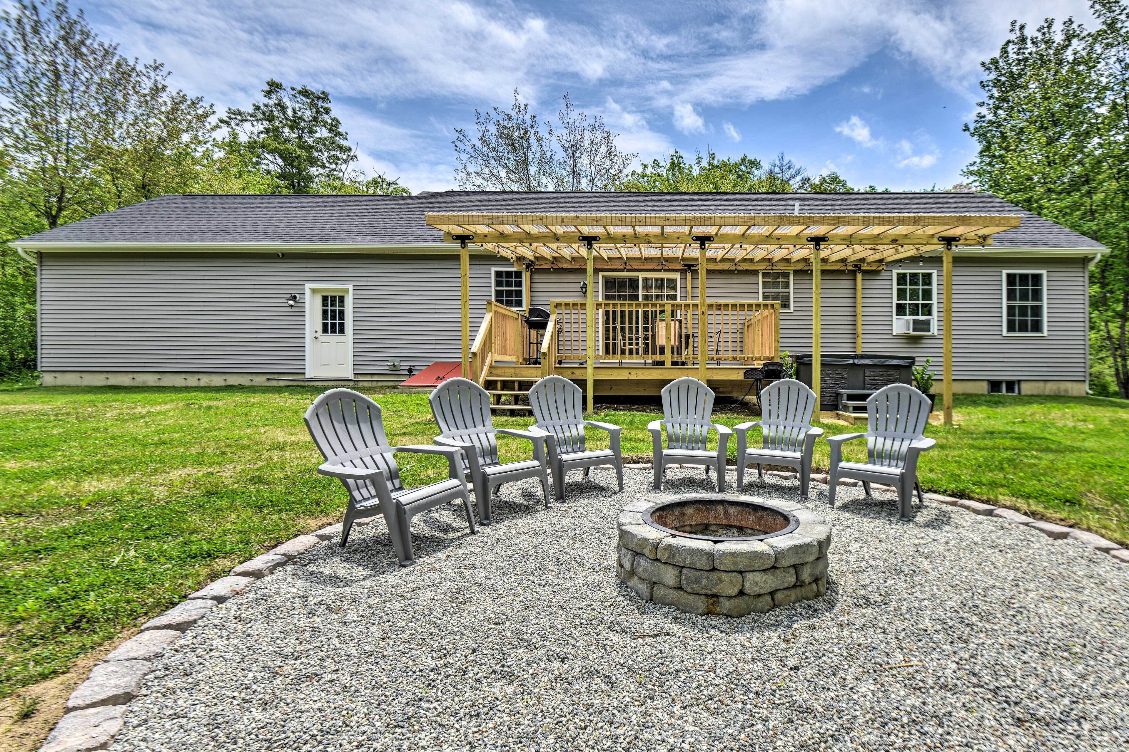 Modern Northfield Family Cabin w/ Hot Tub!
