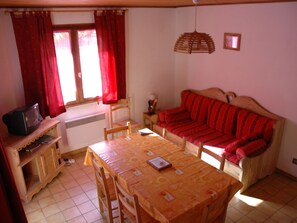 TV - 3-room apartment for 6 people, south-facing, pets allowed (Valloire)
