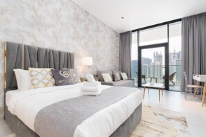 พรีเมียมอพาร์ทเมนท์, ระเบียง | 1 ห้องนอน, ห้องพักตกแต่งอย่างมีเอกลักษณ์, ตกแต่งพิเศษโดยเฉพาะ, โต๊ะทำงาน