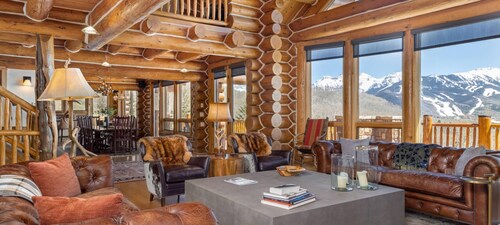 Campbell Peak Retreat by Exceptional Stays
