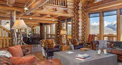 Campbell Peak Retreat by Exceptional Stays