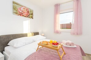 3 bedrooms, internet