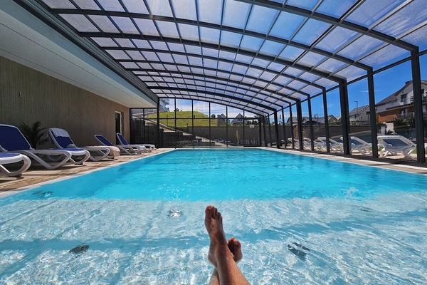 Seasonal outdoor pool, open 9:00 AM to 8:00 PM, sun loungers