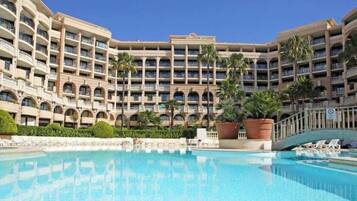 Seasonal outdoor pool