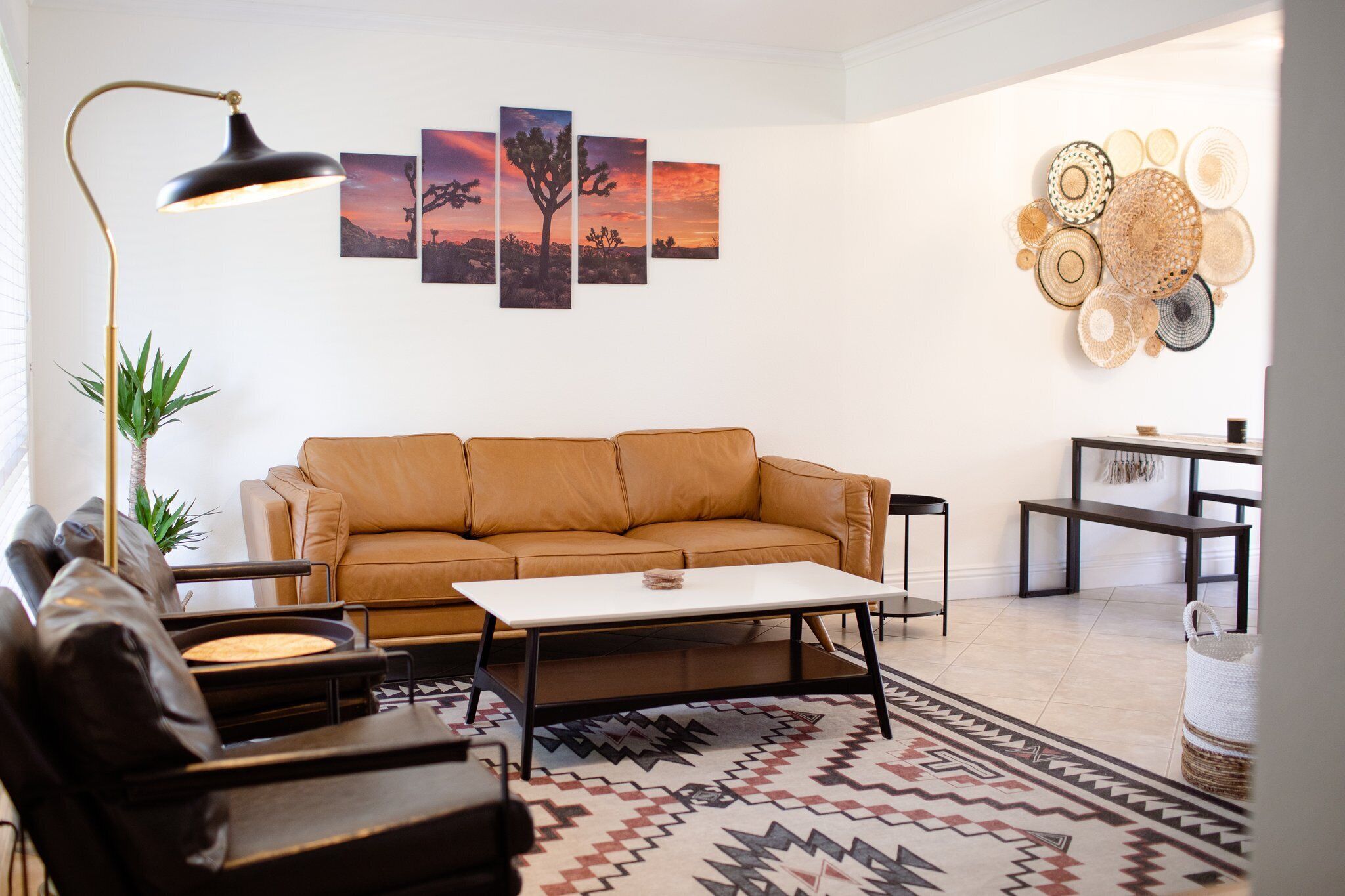 Comfy Modern Mojave Condo w/ Full Kitchen. Perfect for Pitstoppers & Long Term 