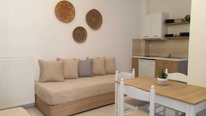 Fridge, stovetop, coffee/tea maker, electric kettle - Sivotahomes-family (Igoumenitsa)