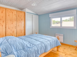 2 bedrooms - Cozy T3 Duplex Near Beach, Shops & Parking - Sleeps 4 (Biscarrosse Plage)
