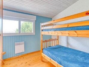 2 bedrooms - Cozy T3 Duplex Near Beach, Shops & Parking - Sleeps 4 (Biscarrosse Plage)