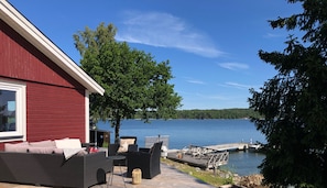 Terrace/patio - Välkommen till paradiset - på en ö belägen mellan Vaxholm och Grinda  (Åkersberga Österåkers kommun)