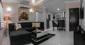 Apartamento, 2 camas Queen | Sala de estar