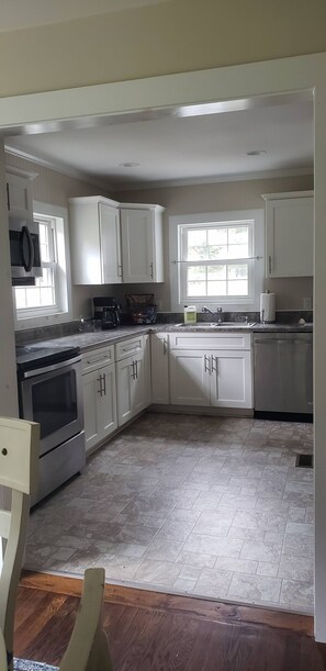 Private kitchen - Cammy's Cottage (Asheboro)